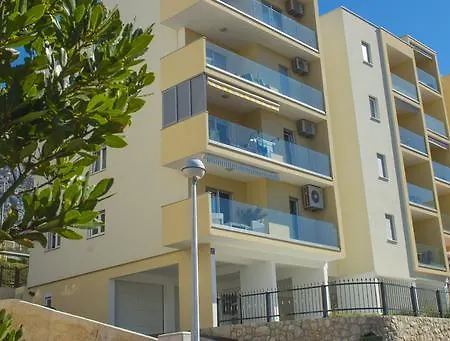 Luka Apartment