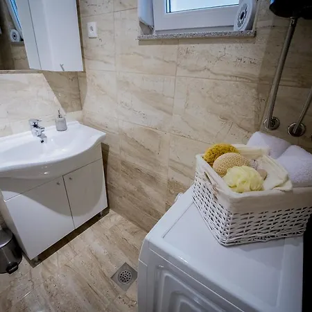 Luka Lägenhet Makarska