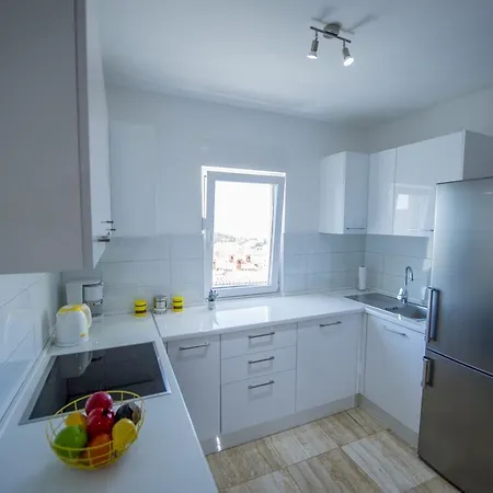Apartament Luka *