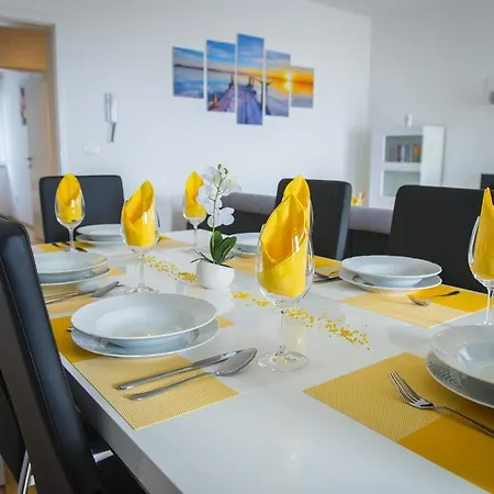 Luka * 马卡尔斯卡